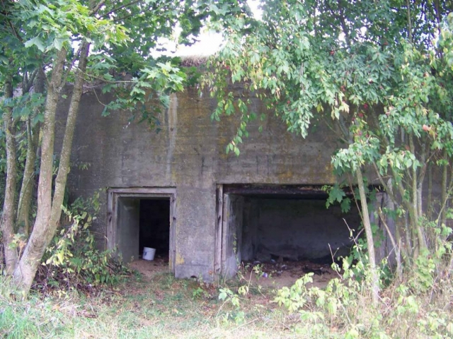 pozostałości schronów (40)